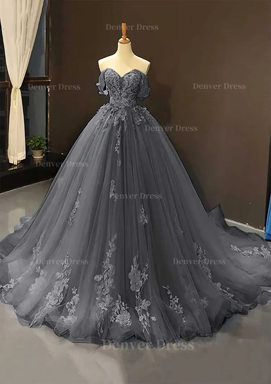 Ball Gown Off-the-Shoulder Sweep Train Tulle Prom Dress With Appliqued