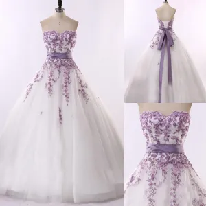 Elegant Purple Tulle Appliqué Wedding Dress with Sweetheart Neckline and Lace-Up A-Line Silhouette